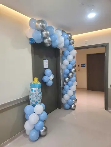 Balloons decorations services Available