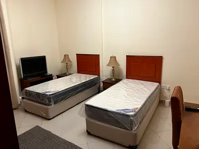Master room for 2 or 3 persons 3 mins near Dubai internet city metro station