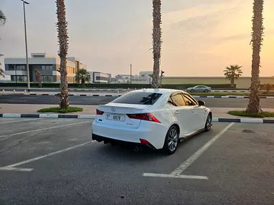 صورة 11 لـ 2015 Lexus IS-SERIES