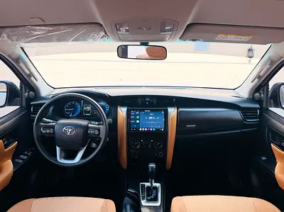 2025 Toyota FORTUNER 照片 9