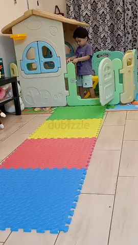 Large Plastic Playhouse with Gate and Foam Play Mats - Good Condition