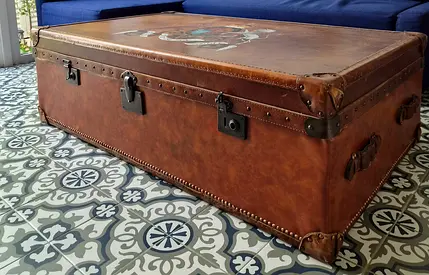 Vintage-style Large Leather Storage Trunk / Coffee Table- marina home | timothy oulton