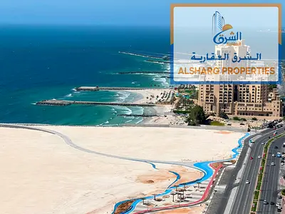Ajman Corniche - Master rooms, 4 bathrooms, maid's room, laundry room, built-in wardrobes - central air conditioning