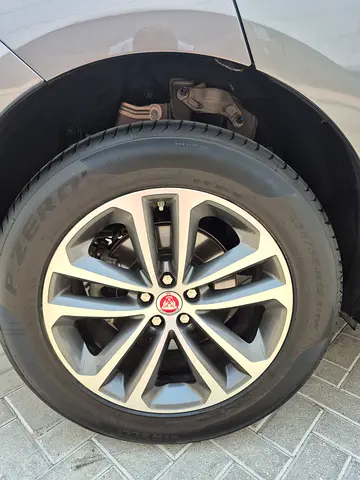 صورة مصغرة 12 لـ 2017 Jaguar F-PACE