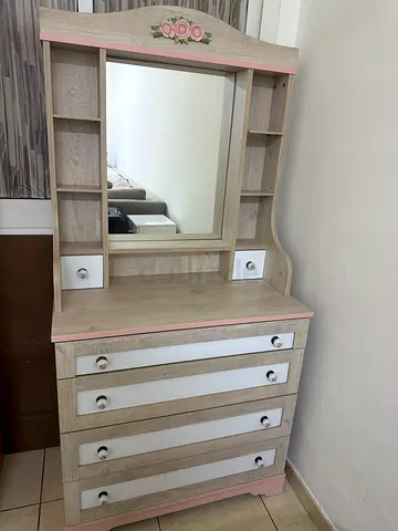 Dresser table with Mirror and Shelves – Light Oak with Pink Accents