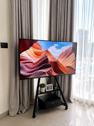 Sony BRAVIA 55” 4K Smart TV + TV Stand – Excellent Condition