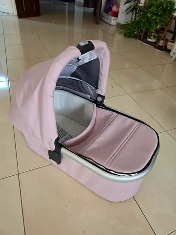 Light Pink Baby Bassinet / Carrycot in best condition Product never used