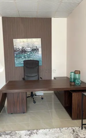 أثاث مكتبي متكامل للبيع*