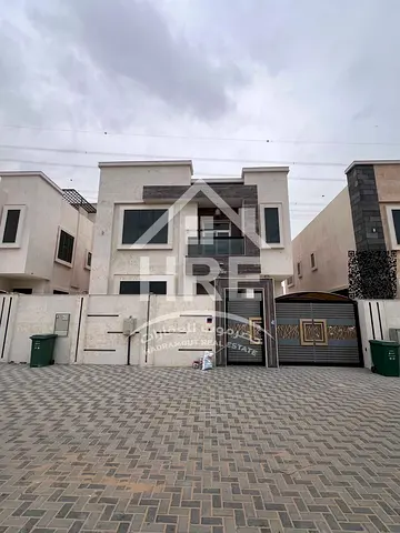 5 Master Villa with a Prime Location and View