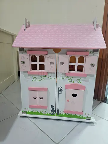 Beautiful Dolls House