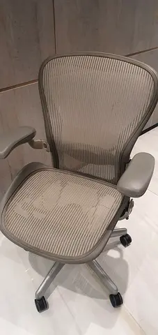 Herman Miller Areon Classic chairs For Selling
