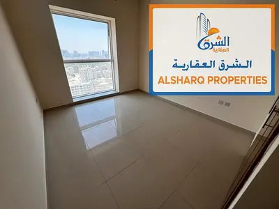 Master bedroom with built-in wardrobes, excellent layout, central air conditioning and cooling system, maintenance is the owner's responsibility.
