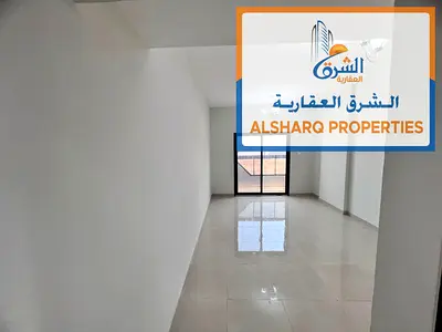 غرفتين وصالة بالجرف 3، مساحة كبيرة وبلكونة وتكييف مركزي بموقع قريب من السوق الصيني.