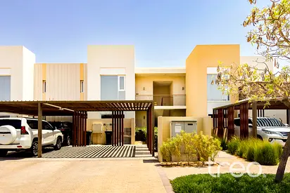 Modern | Multiple Cheques | Vacant Now