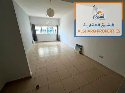 Very large area, prime location, with built-in wardrobes and central air conditioning