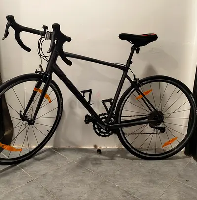 Giant Contend 3 Road Bike (Size ML) + Accessories Bundle