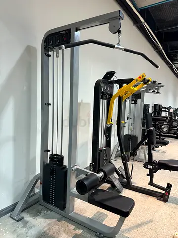 Lat Pull-down Machine