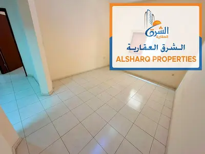 شقة غرفة وصالة للإيجار السنوي في موقع مميز بجوار محكمة عجمان، تتميز بمساحة كبيرة وتقسيمات ممتازة، مع صالة منفصلة وشقة مضيئة بالكامل.