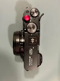Fujifilm X100VI compact fixed-lens mirrorless camera - excellent condition with box and accessories