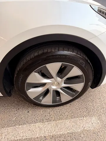 2023 Tesla MODEL Y photo 5