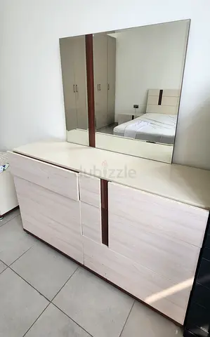 Bedroom set with Matress