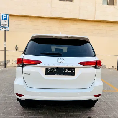 2025 Toyota FORTUNER 照片 6