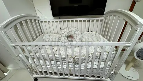 White Wooden Baby Crib with Mattress and Bumper - Good Condition