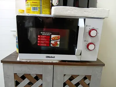 Nobel countertop microwave oven - used, good condition with below cabinet