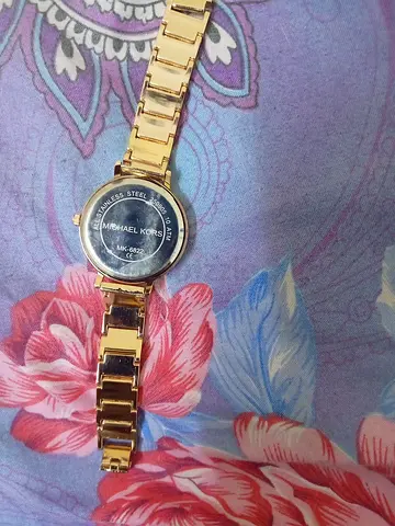 Michael Kors MK-6822 Women’s Gold-Tone Watch – Used