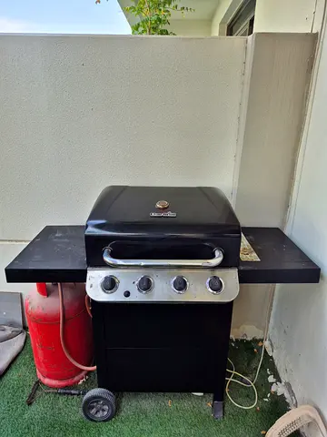 Charbroil 4-Burner Gas BBQ Grill with Tank