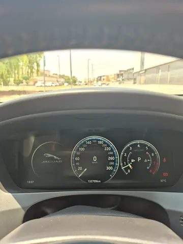 صورة مصغرة 19 لـ 2017 Jaguar F-PACE