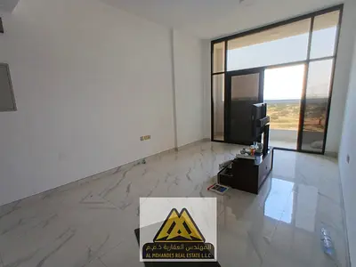 فرصة مميزة للسكن في شقة مريحة بمنطقة المويهات 3 بعجمان، بجانب المدارس، وتتميز بغرفة ماستر وحمامين وبلكونة وتكييف مركزي، مع موقع حيوي قريب من الخدمات و