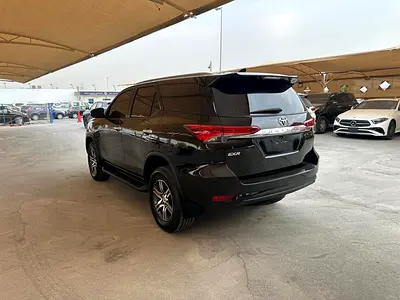 2017 Toyota FORTUNER 照片 4
