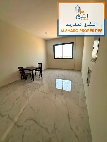 غرفة وصالة أول ساكن بالجرف 3، مساحة كبيرة وماستر وحمامين وتكييف مركزي