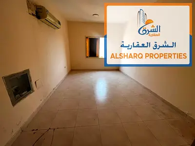 استديو في الروضه تلاته مطبخ شبه منفصل تسهيلات في الدفعات قريب من الخدمات سهل المخرج لدبي والشارقه