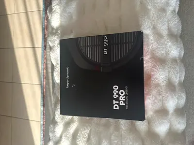 Beyerdynamic’s DT 990 PRO headset