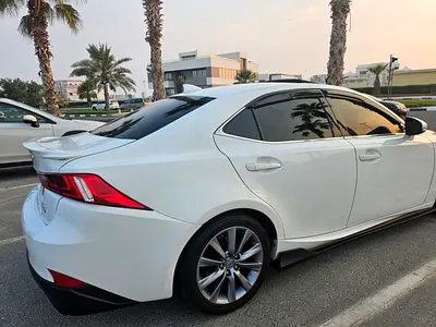 صورة 15 لـ 2015 Lexus IS-SERIES