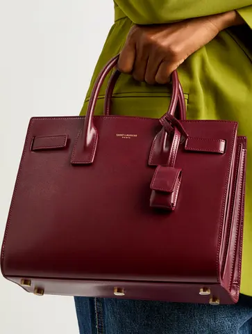 SAC DE JOUR IN SMOOTH LEATHER – SMALL BORDEAUX color