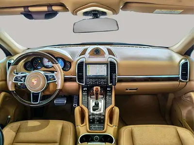 صورة 9 لـ 2015 Porsche CAYENNE