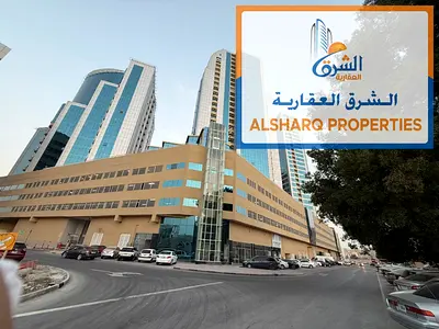 A great deal on an apartment at the developer's purchase price with a down payment of only 220,000 and a sea view.