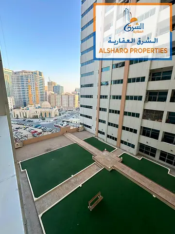شقة غرفة وصالة بمساحة كبيرة في أحد أفضل أبراج عجمان، بموقع مميز وخدمات متكاملة. تفاصيل الشقة: * غرفة ماستر. * صالة واسعة. * بلكونة