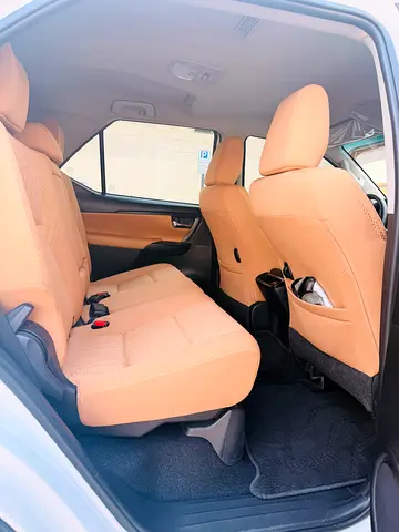 2025 Toyota FORTUNER 照片 11