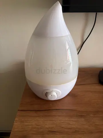 White ultrasonic humidifier / aroma diffuser - gently used