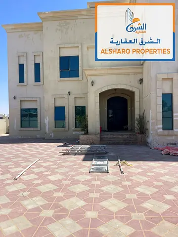 السيوح الشارقة | فيلا للإيجار | 5 غرف | 7 حمامات | دورين | شارع قار | 170 ألف | 4 دفعات