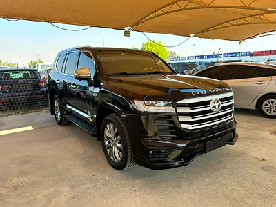 TOYOTA LAND CRUISER 2014 FACELIFTED TO 2024 MODEL GXR | GCC Specs  Well Maintained PERFECT CONDITION