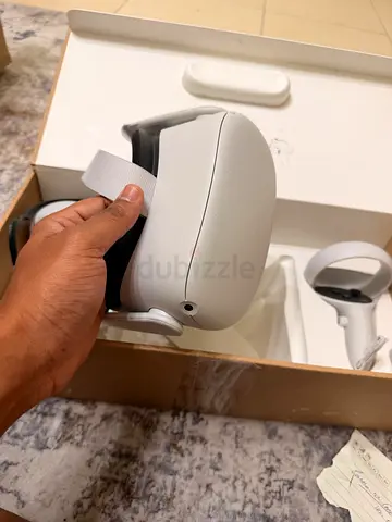 Meta (Oculus) Quest 2 VR Headset - Pristine Condition.