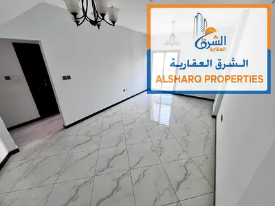 Second tenant - Separate living room - Balcony with open view - Central air conditioning - Free maintenance - Prime location