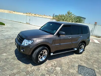 Mitsubishi Pajero GLS Medium Line 2009 - GCC Specs