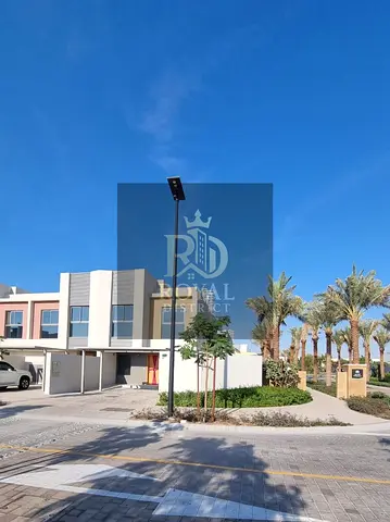 موقع مميز جدًا في الزاهية | تاون هاوس زاوية بالكامل 3 غرف | على نفس شارع النادي الرياضي على بُعد 20 متر فقط