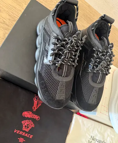 Shoes Versace size42 never use the price5000 I need to sell for 1200